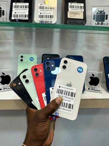 IPhone 12 simple cazi neuf