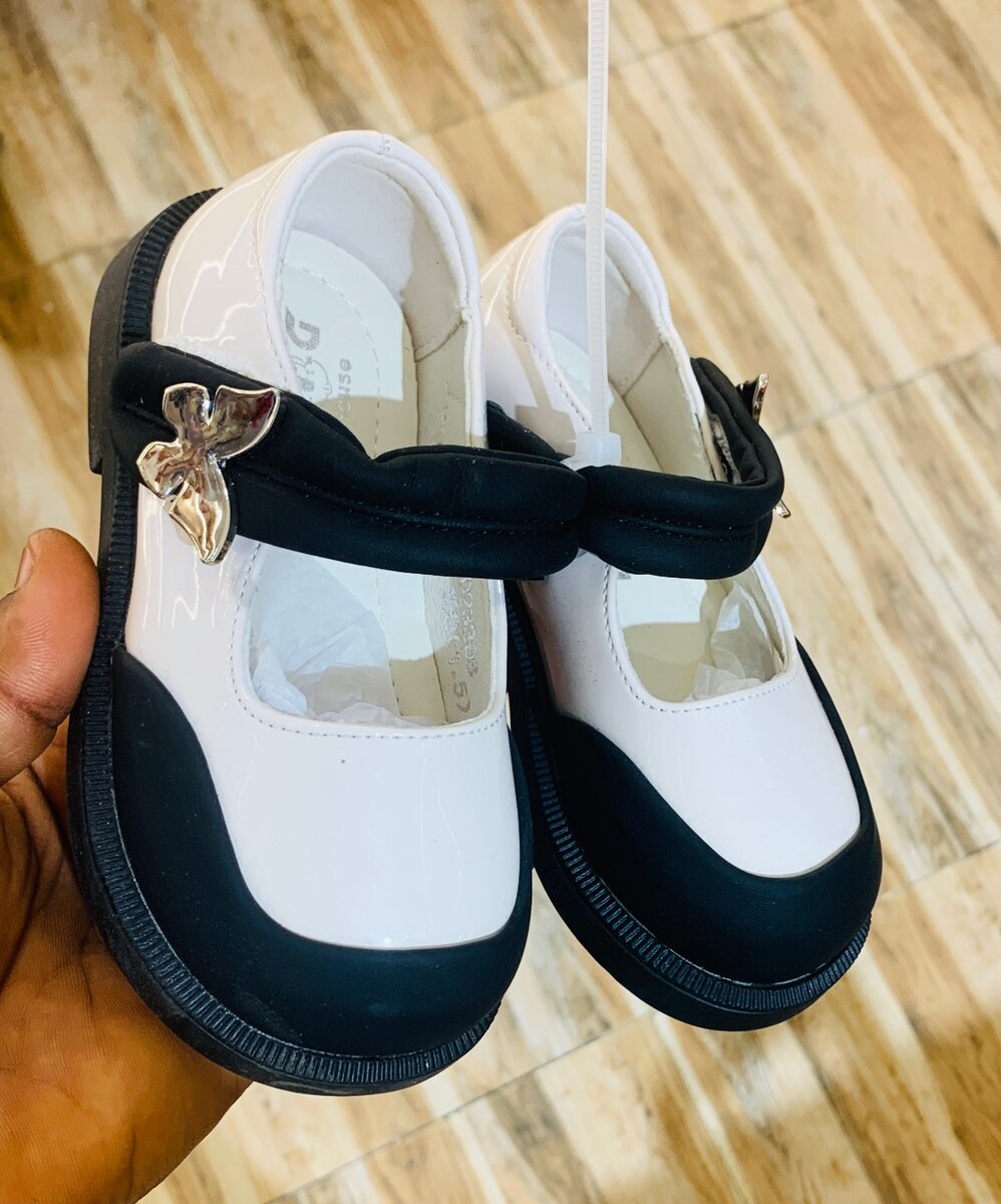 Beautiful shoe for baby girl