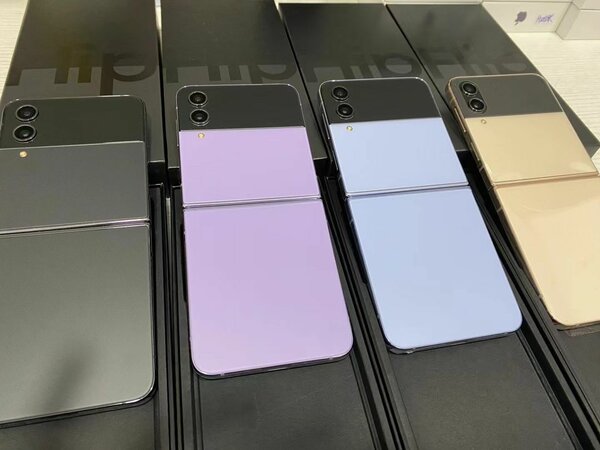 Samsung Galaxy z flip 4  128gb black