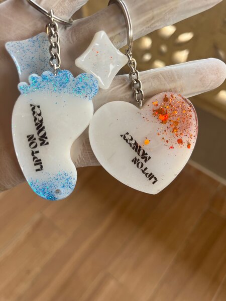 CUSTOMIZED SOUVENIR KEYCHAINS