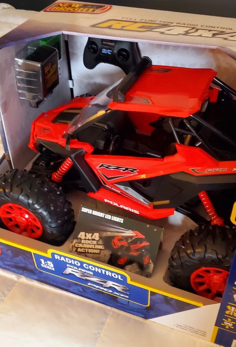 Voiture RC 4x4 tout-terrain