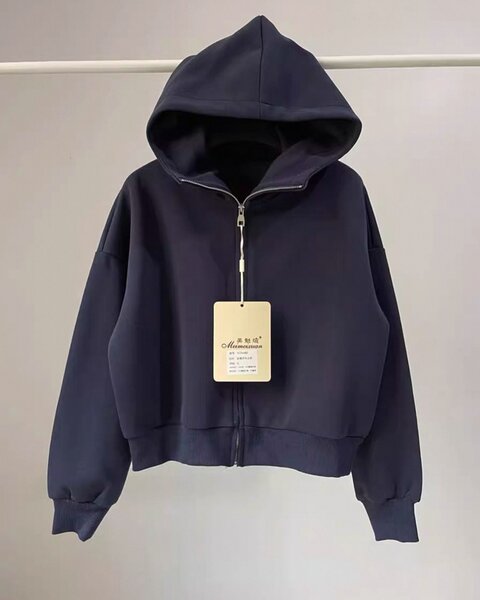 Женская кофта с капюшоном на молнии