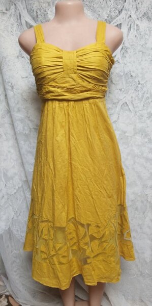 Robe d'été jaune élégant