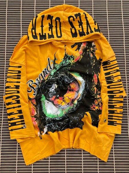 Sweat à capuche graphique vibrant