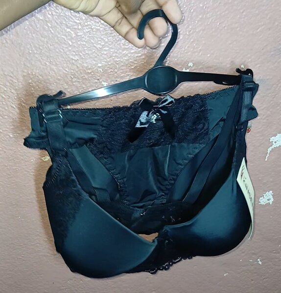 Soutien-gorge balconnet noir élégant