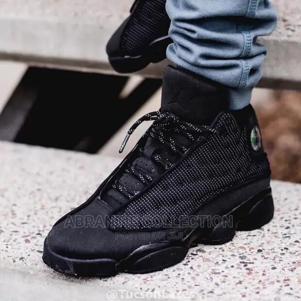 Air Jordan 13 black