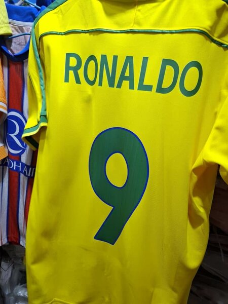 Maillot Rétro Brésil avec le flocage RONALDO 9