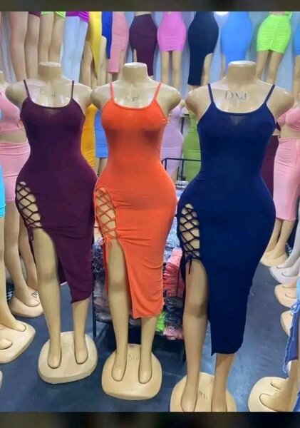 Robe moulante avec laçage