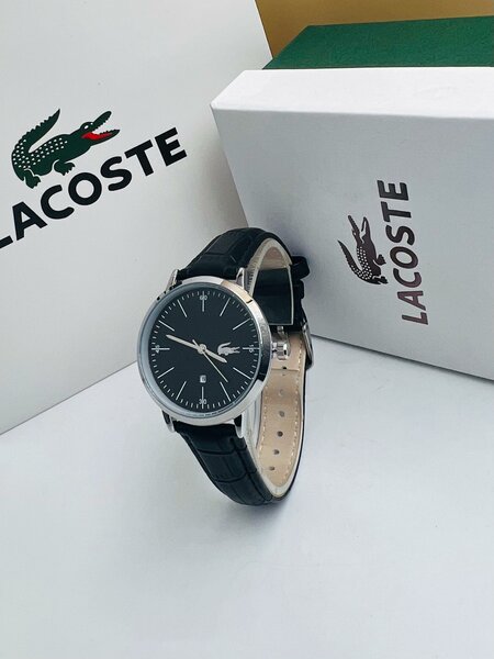 Montre élégante en cuir