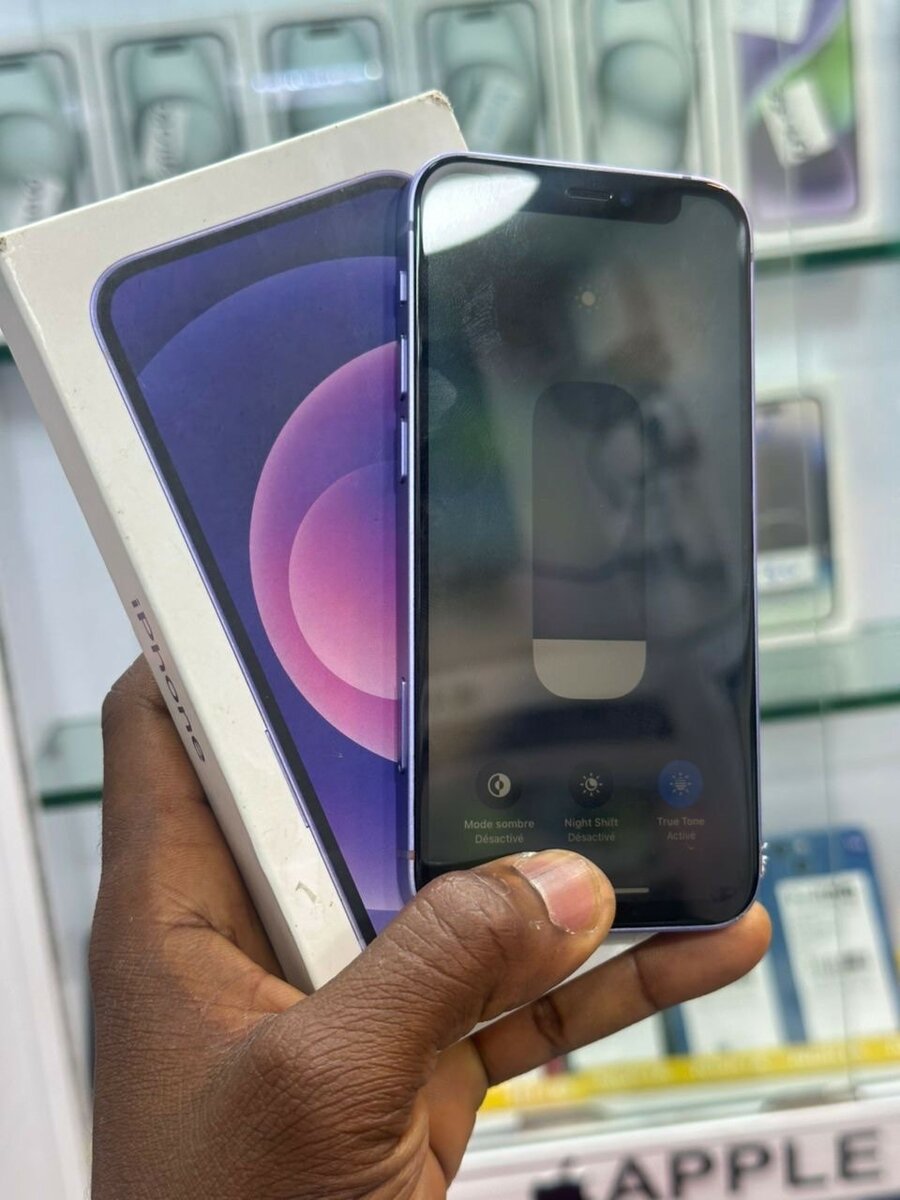 iPhone 12 mini 64giga casineuf très propre