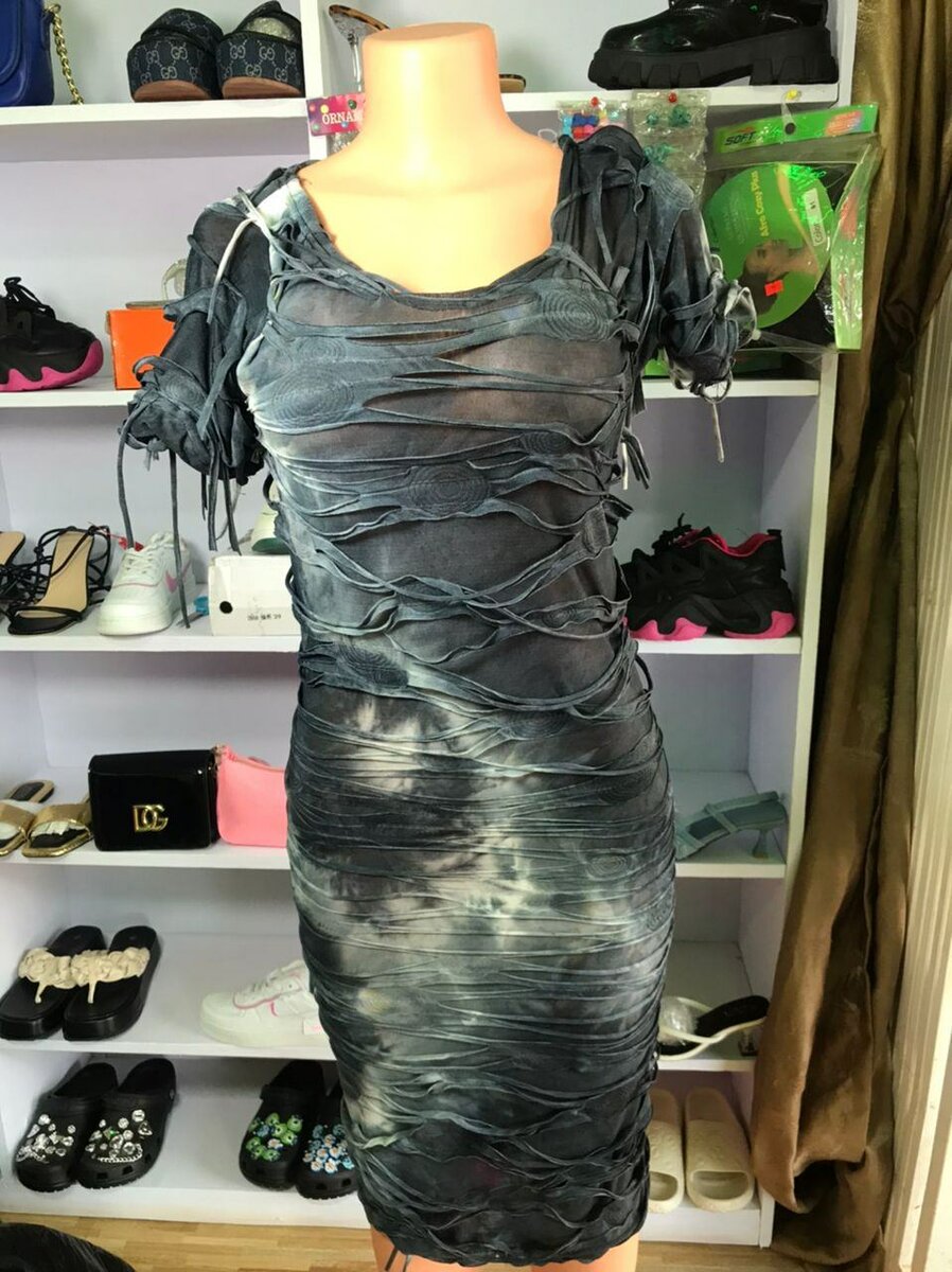 Tread gown