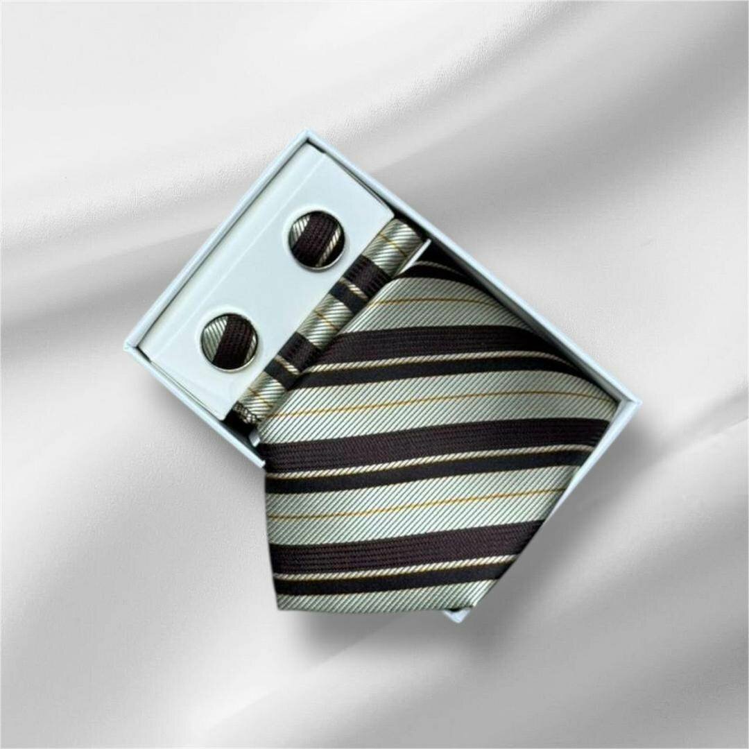 Ensemble cravate et boutons élégants