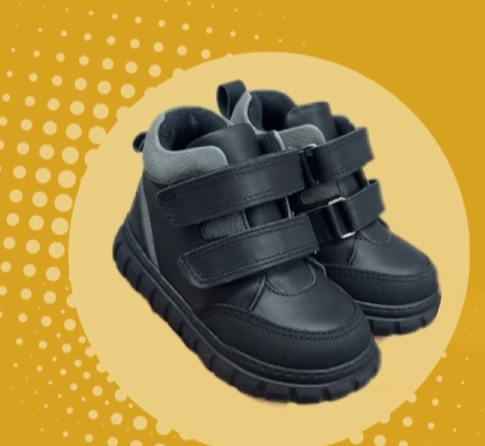 Детям нравится эта модель, потому что у нее невысокий задник и для них это комфортный переход из кроссовок в ботинки. 🏷️размеры 22-25