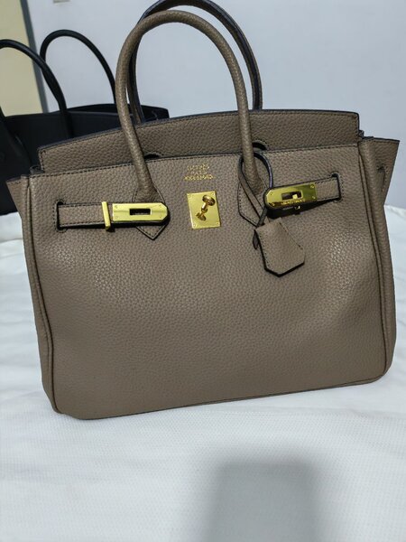 Sac à main élégant en cuir