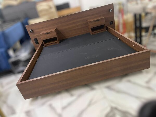 Lit double en bois moderne