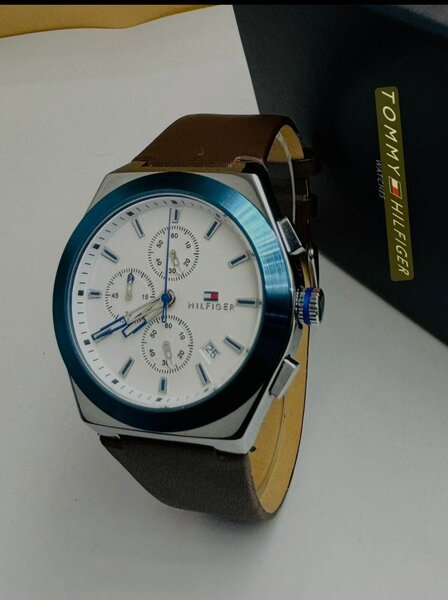 Montre homme cuir moderne