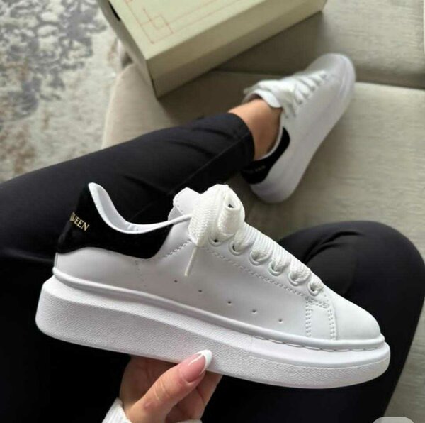Baskets blanches tendance unisexes