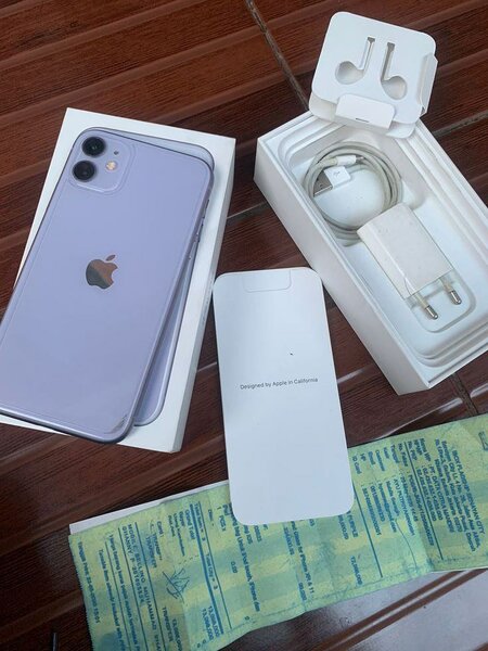 iPhone 11 64GB avec accessoires
