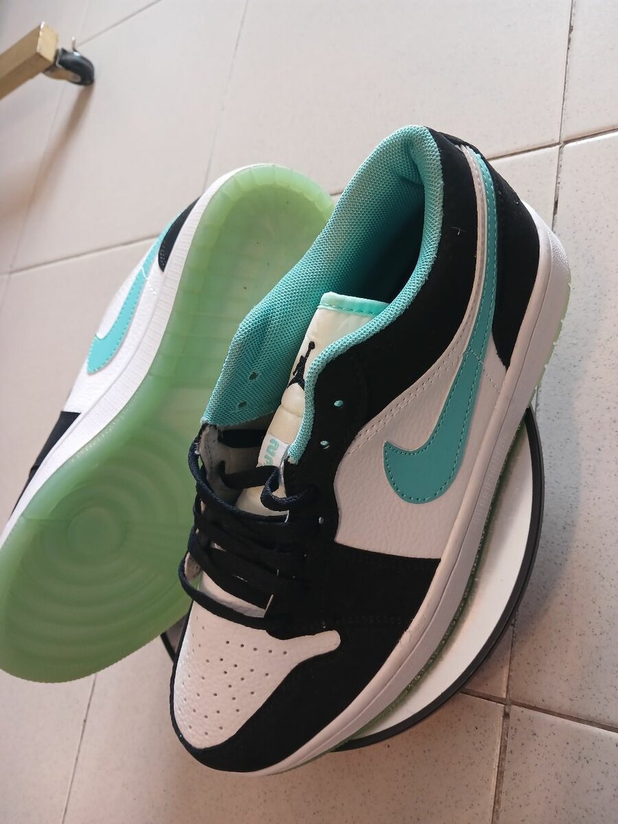 Chaussures de sport modernes