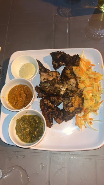 Assiette de Poulet braié Épicé