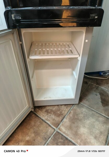 Distributeur d'eau Midea