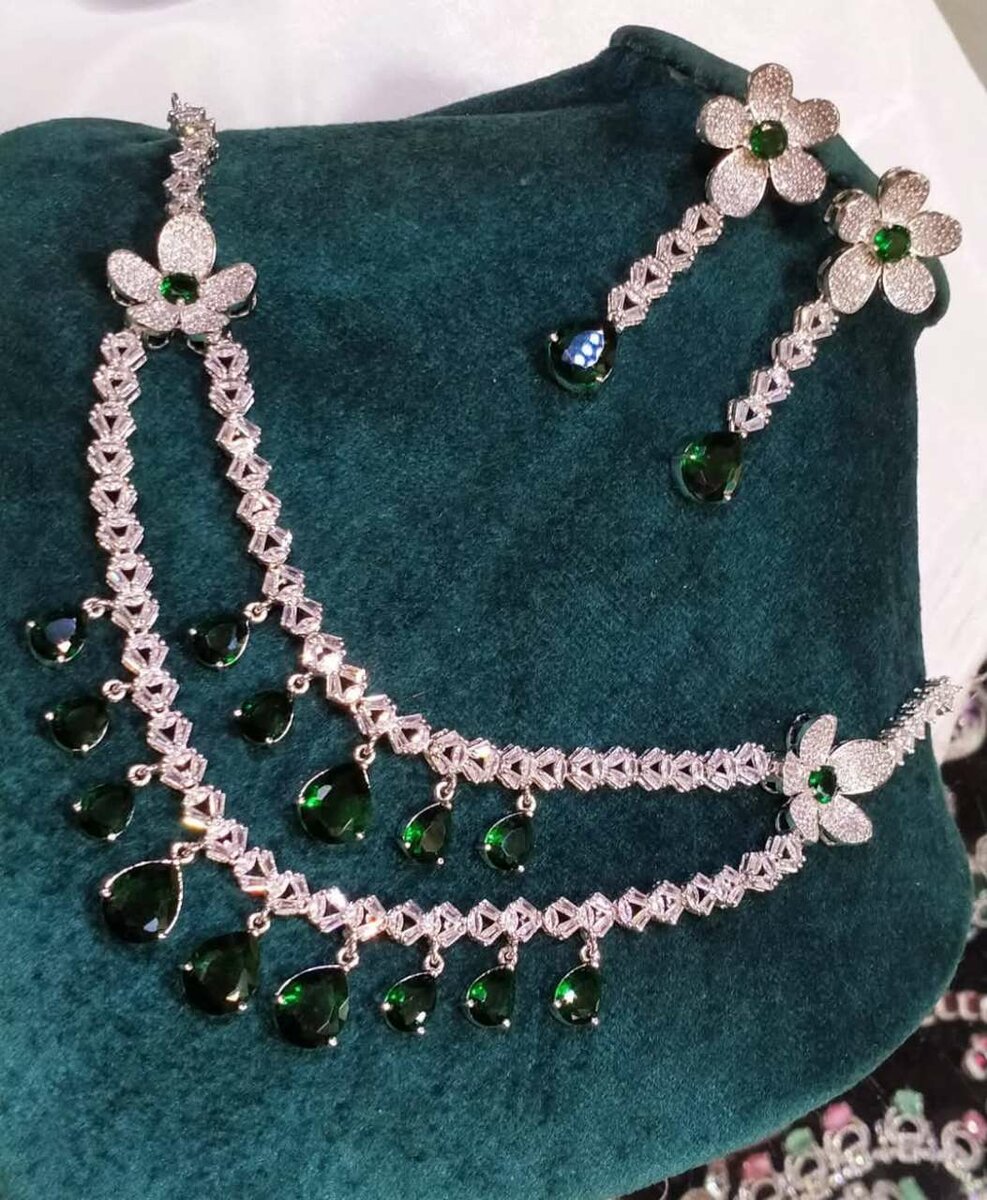 Ladies wedding set Necklace and earrings