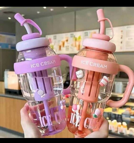 Bouteille Glacée avec Paille