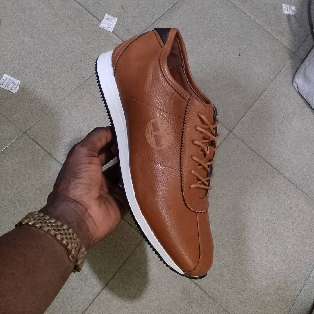 Chaussures en cuir élégantes