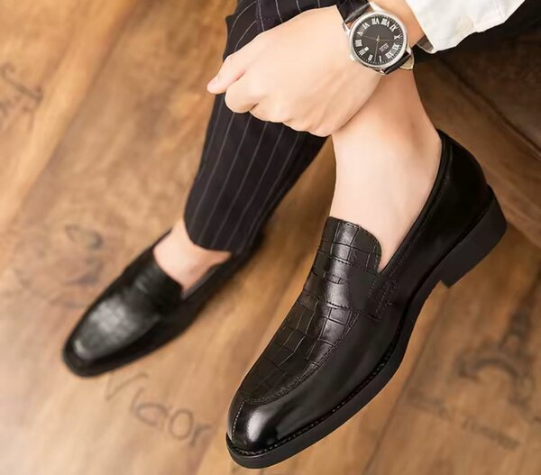 Chaussures habillées en cuir élégant