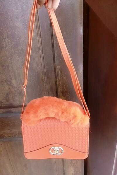 Sac en bandoulière fourrure chic