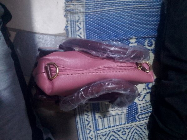 Sac à main élégant rose