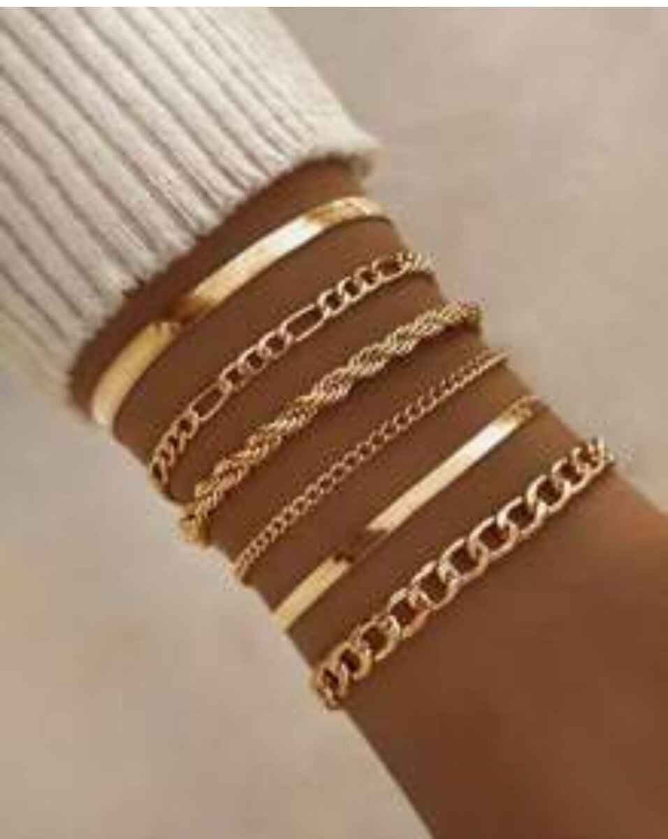 Bracelets dorés élégants