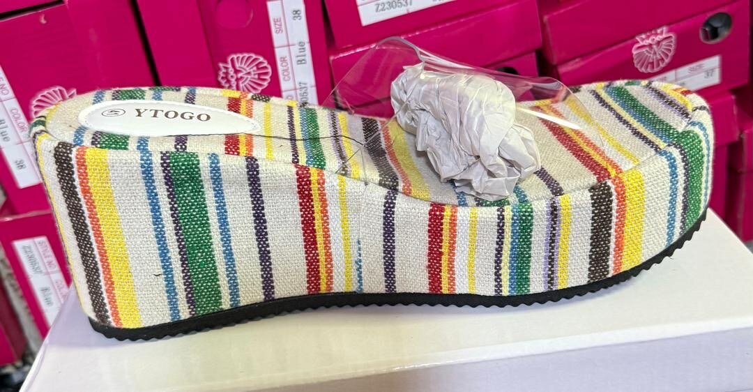 Sandales compensées rayé