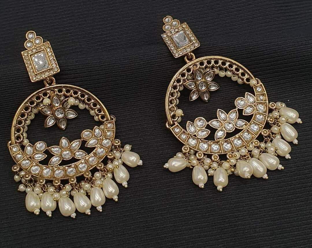 Ladies earrings