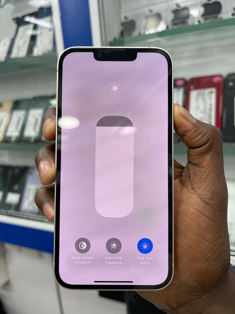 iPhone 13 Rose tout passe