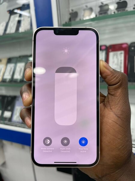 iPhone 13 Rose tout passe