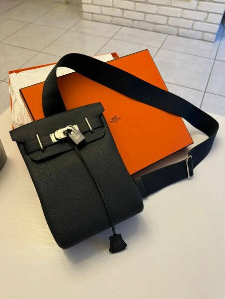 Sacoche En Cuir Élégan