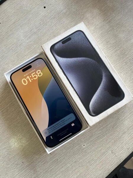 iPhone 15 pro Max CE   État