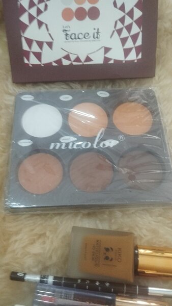 Palette de maquillage professionnelle