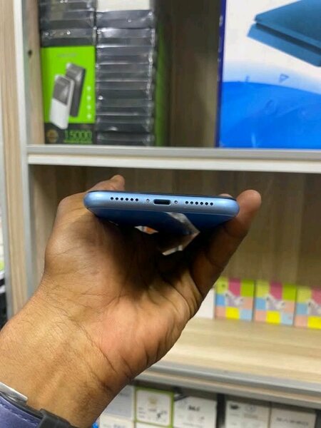iPhone XR Bleu