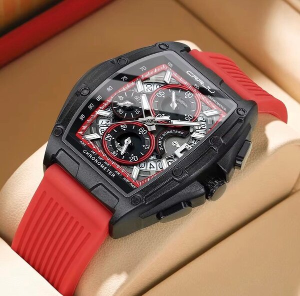 Montre à cadran rouge sport
