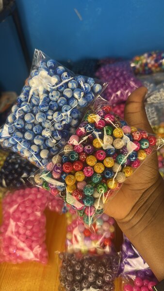 Perles colorées pour artisanat