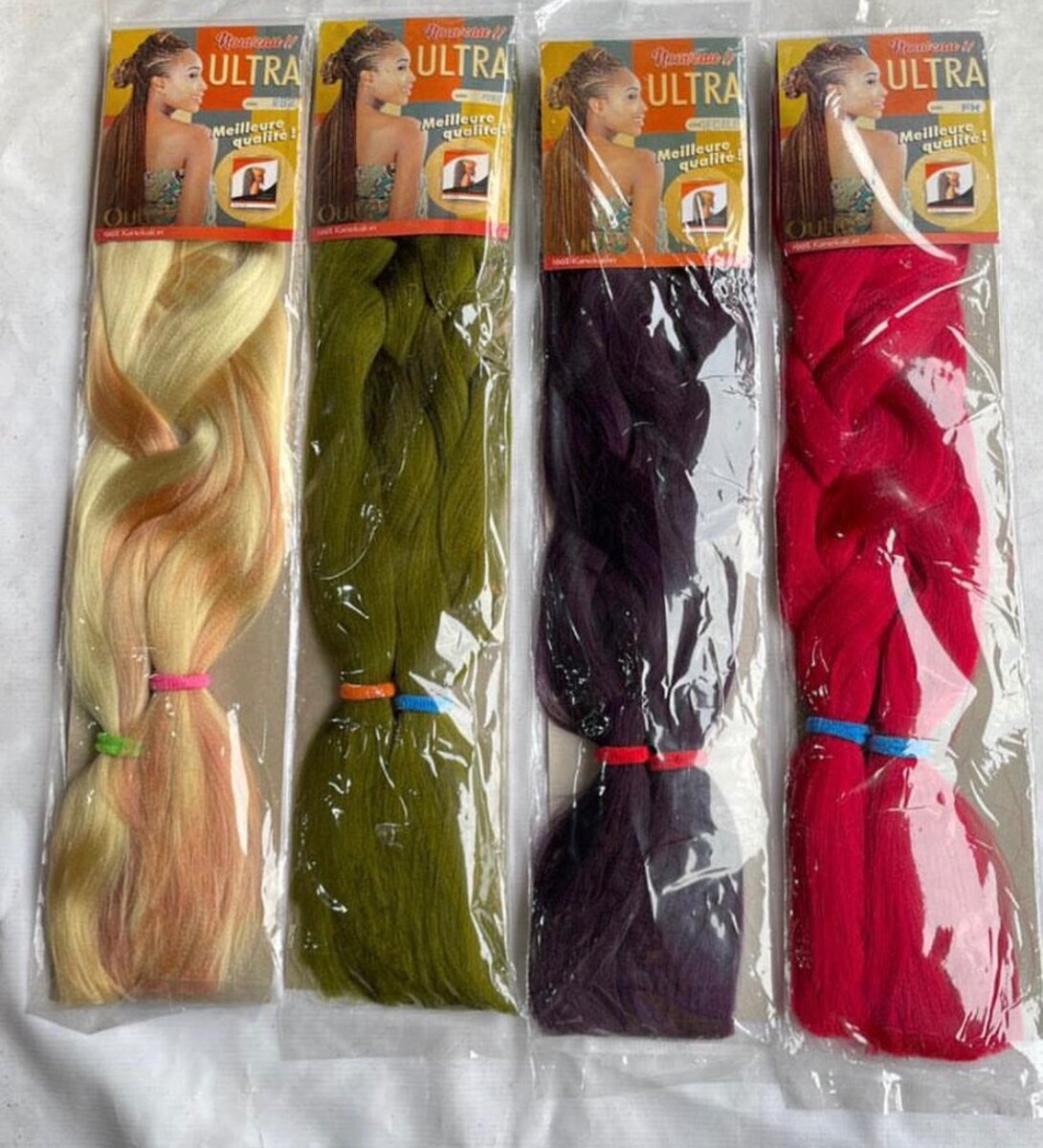 Extensions de cheveux synthétiques colorés