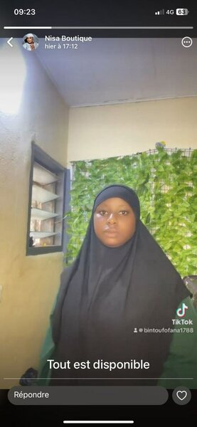 Hijab élégant en plusieurs couleurs