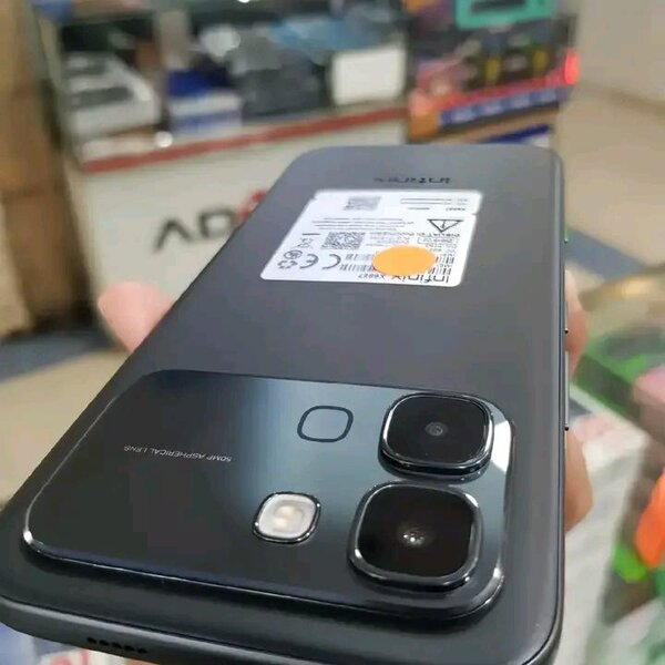 Infinix Hot 40i Smartphone 8/128 Go