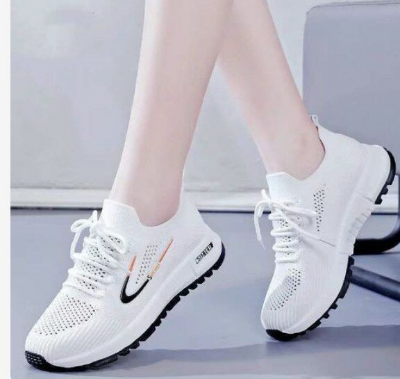 Ladies sneakers