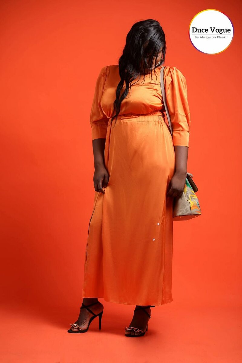 Robe longue orange élégante