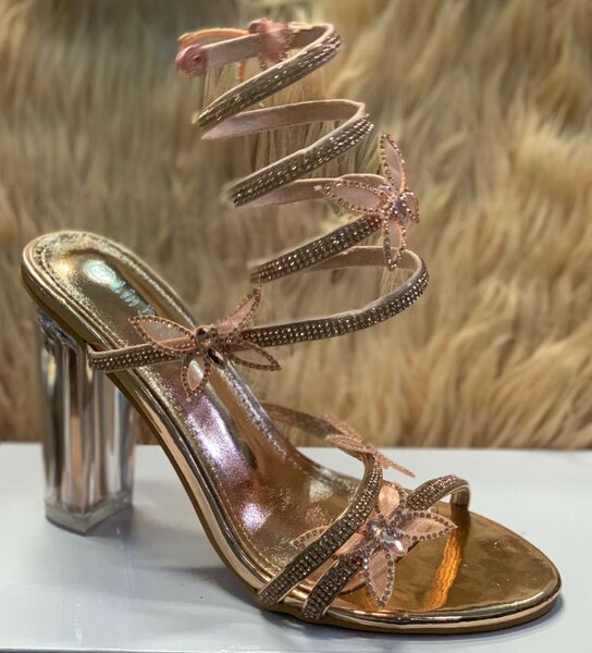 Sandales à talon papillon