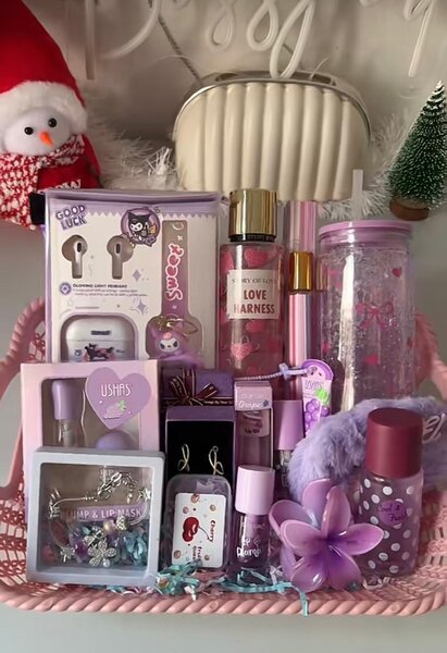Panier Cadeau pour Fille avec Cosmétiques et Accessoires