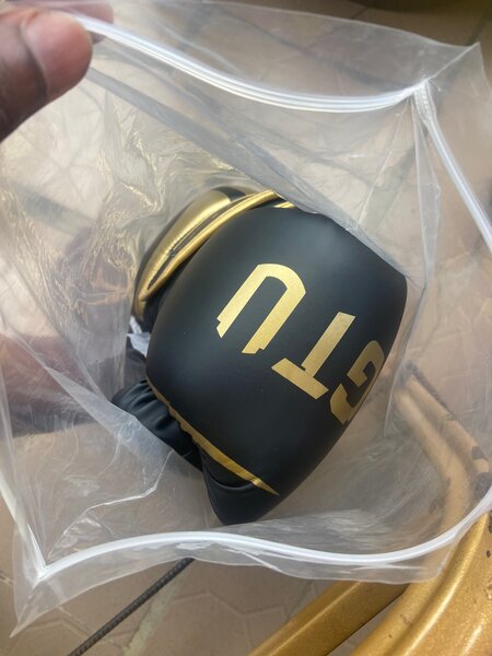 Gants de boxe en cuir noir